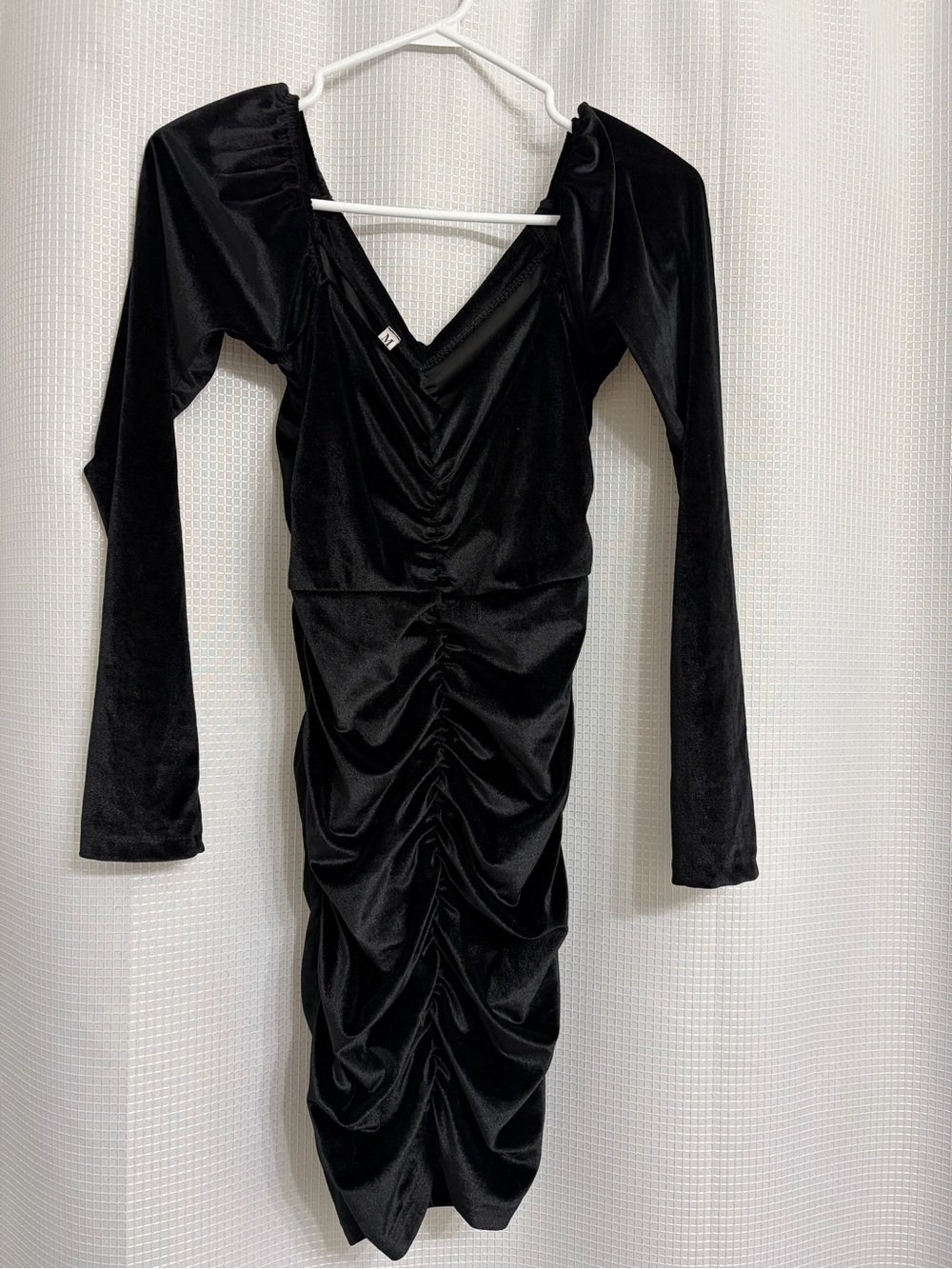Black Ruched Velvet Long Sleeve Dress